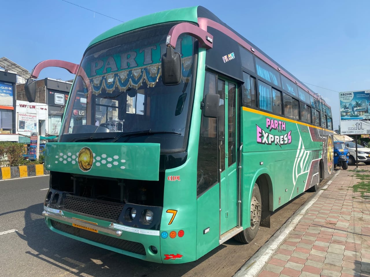 green luxury bus 56 seat ac