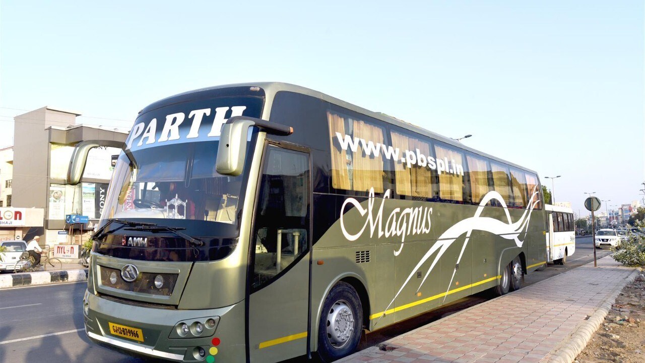 luxury long bus 2x2 56 seat