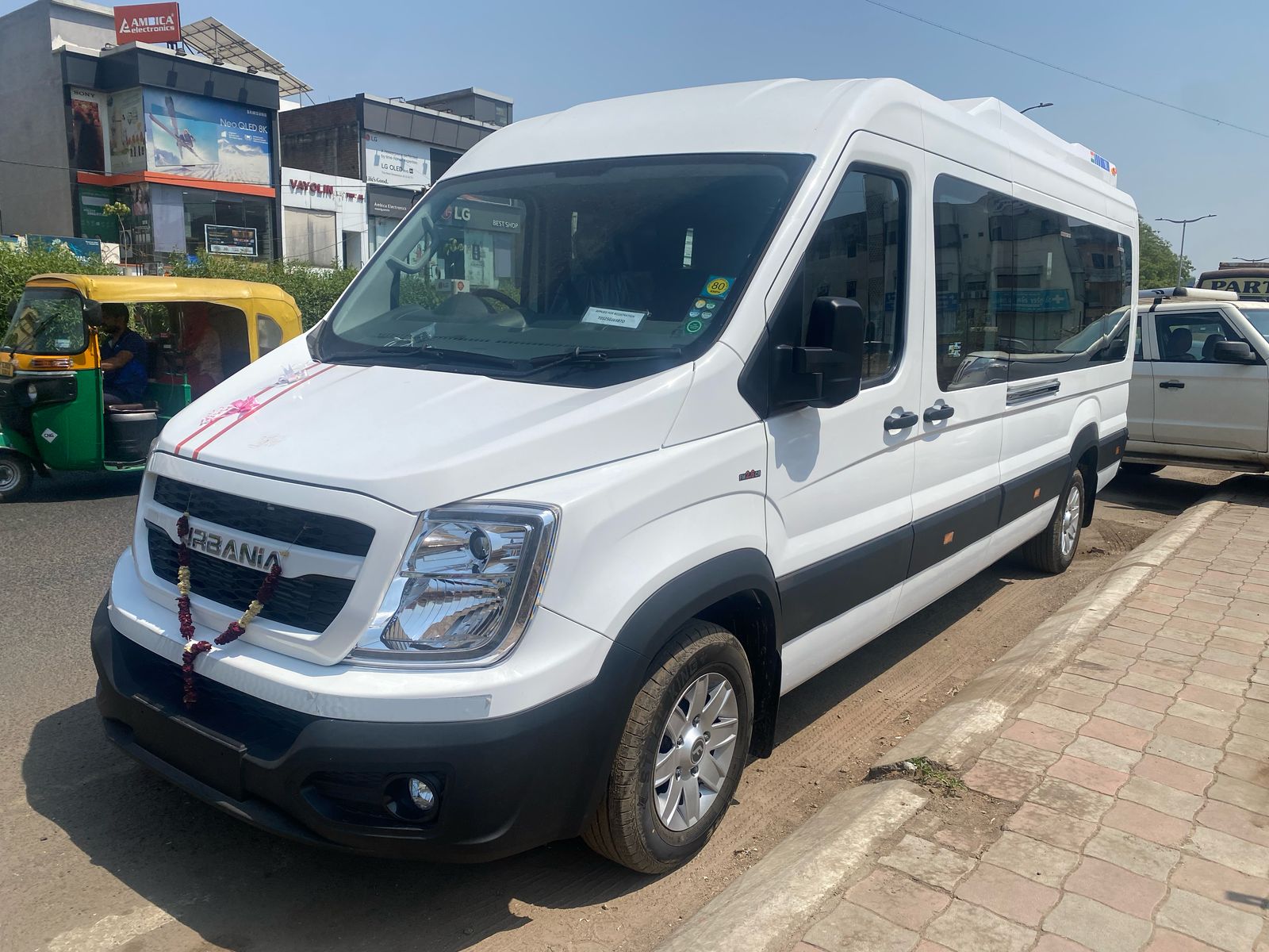 urbania 16 seater ac